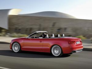 Audi S5 Cabriolet 2011 года 
